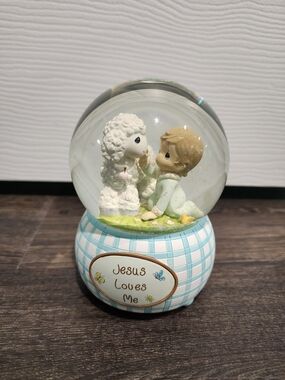 Precious Moments Blue and Cream 'Jesus Loves Me' Figurine Musical Snow Globe